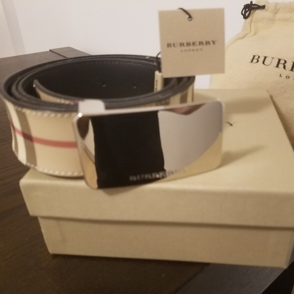Men's Burberry Belt - 30-34 waist